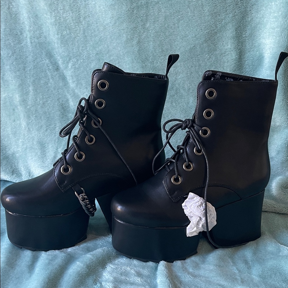 LaModa Black Lace-Up Platform Boots